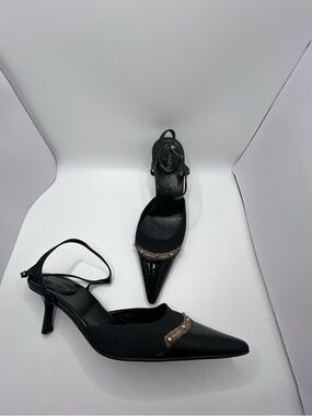 CHANEL Black Pointed Slingback Heels with Metallic Accent
